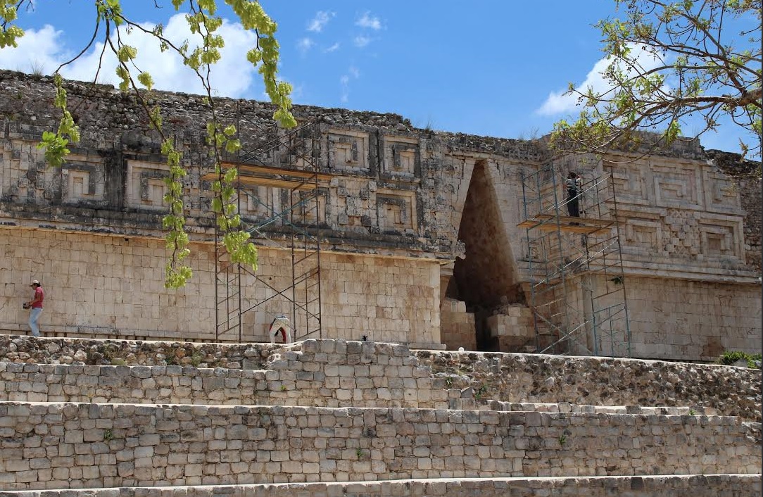 Inician trabajos de restauración de zona arqueológica ‘Flor de Mayo’ en Yucatán