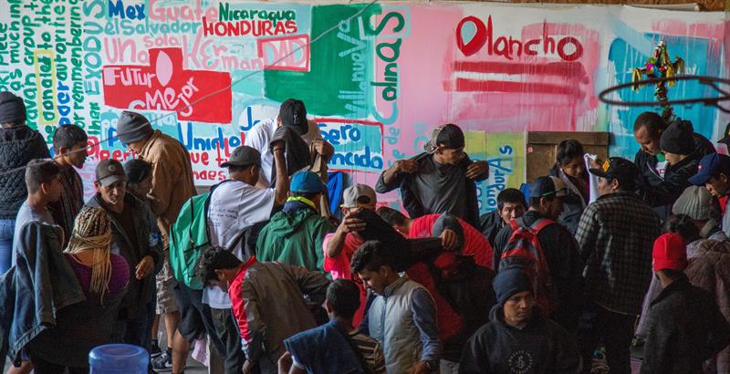 Crece la molestia de vecinos por albergue de migrantes en Tijuana