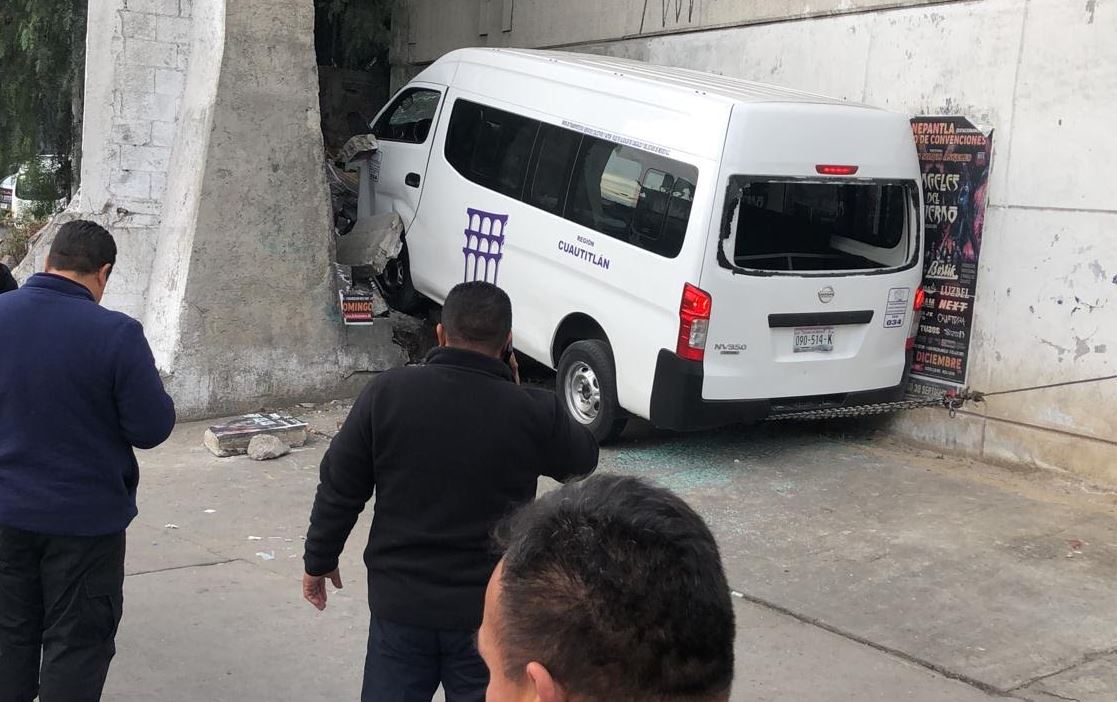 Choque de transporte público deja nueve lesionados en Tlalnepantla