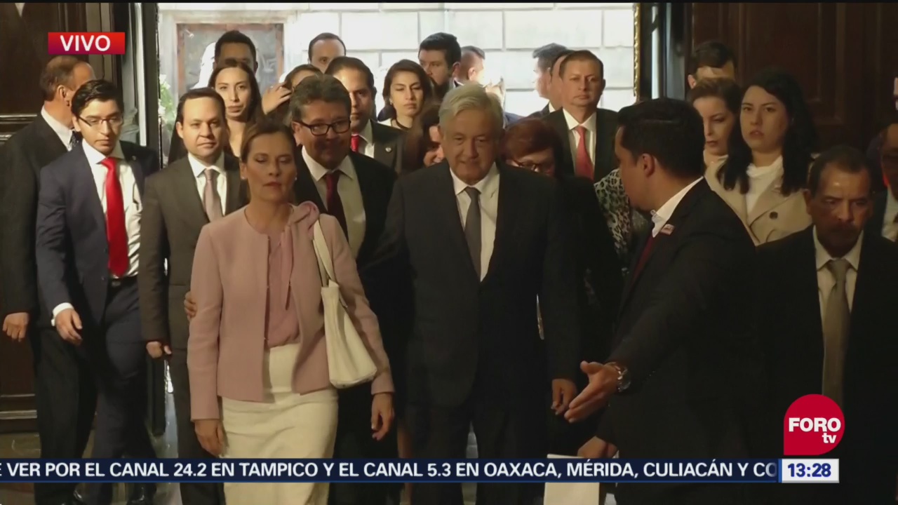 AMLO llega al antiguo Senado para entrega de medalla Belisario Domínguez