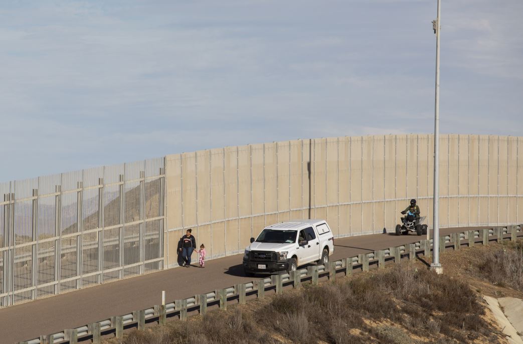 AMLO no tocó el tema del muro fronterizo con Trump
