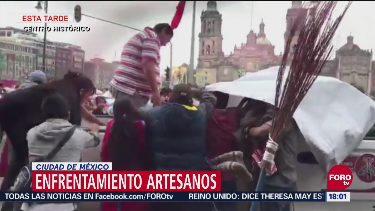 Artesanos triquis se enfrentan con personal de Cuauhtémoc