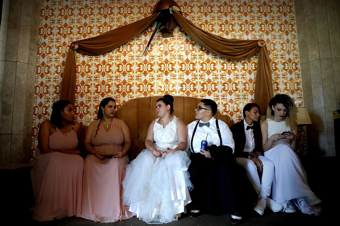 Parejas gais se casan en Brasil en boda colectiva por miedo a Bolsonaro