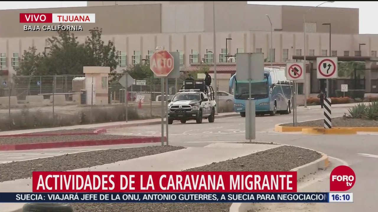 Caravana migrante entrega pliego petitorio en el consulado de EU en Tijuana