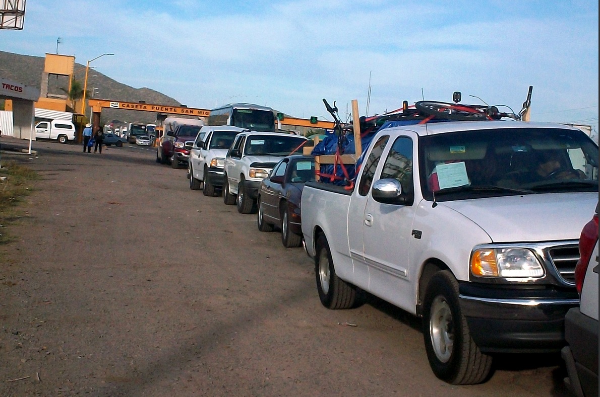 Aumenta flujo vehicular en carreteras de Sinaloa; refuerzan seguridad