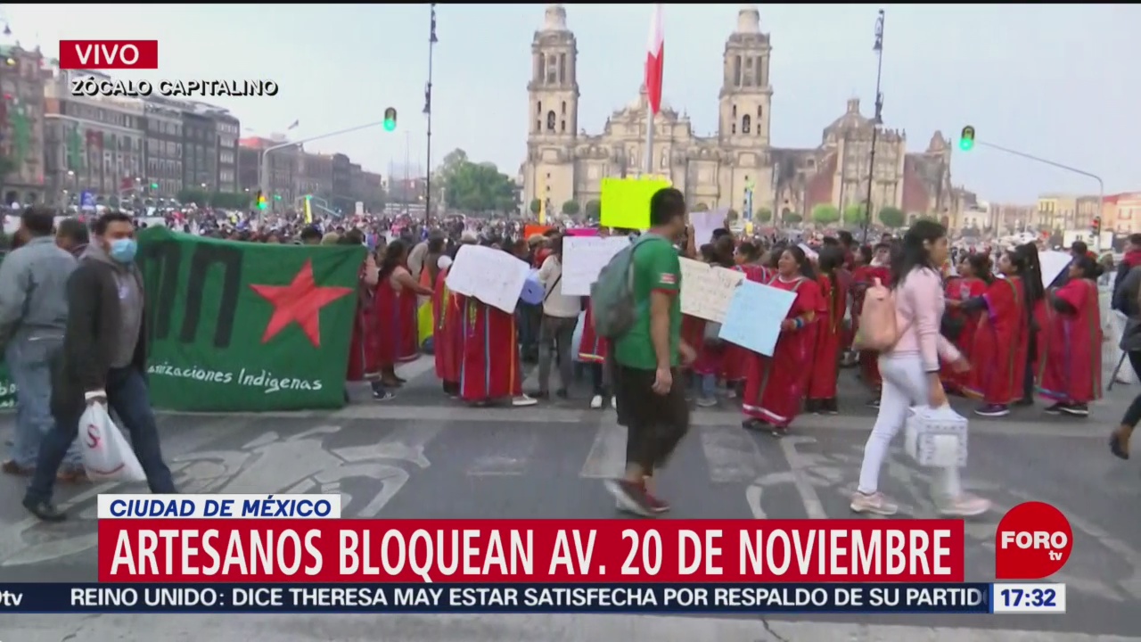 Artesanos triquis bloquean calles del Centro Histórico
