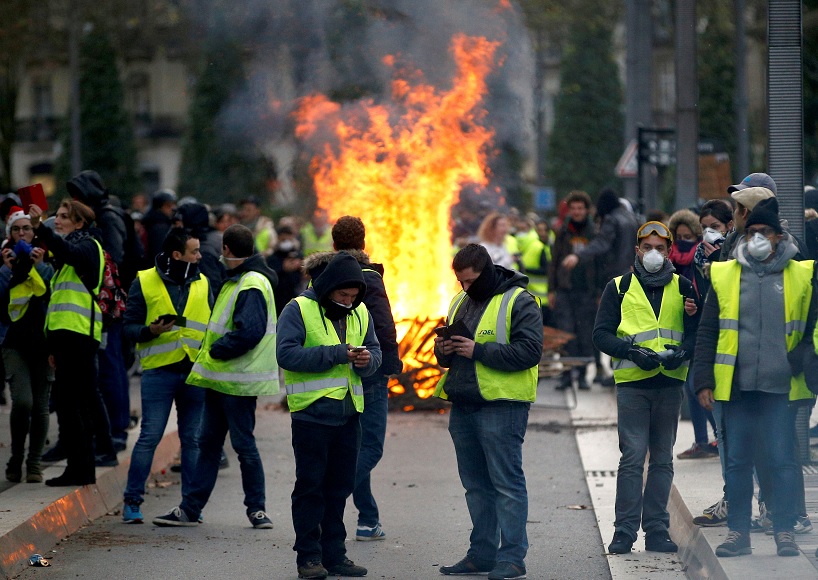 Protestas generan más de 2 mil mdd de pérdidas en Francia