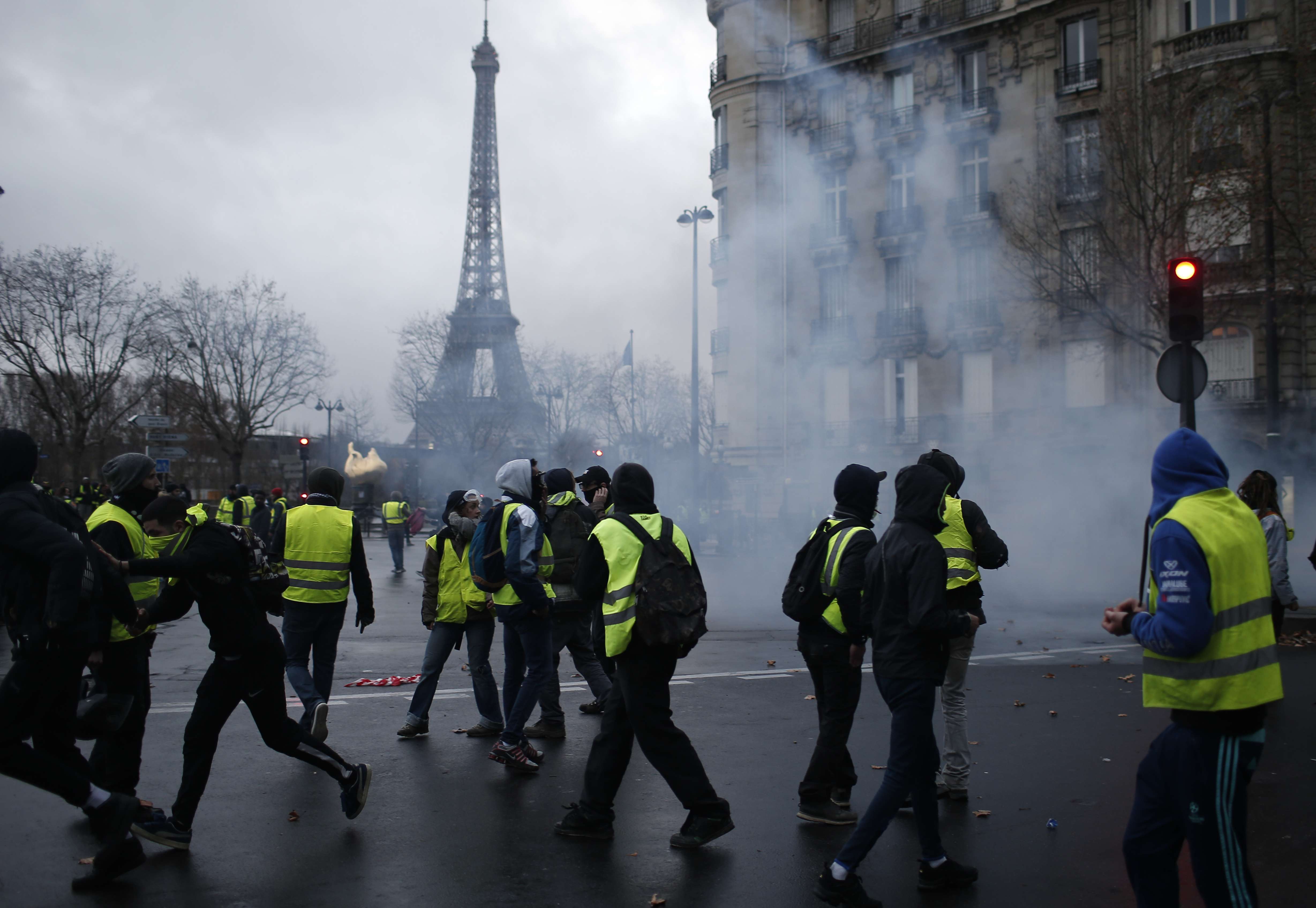 ¿Quiénes son los chalecos amarillos y por qué protestan en Francia?