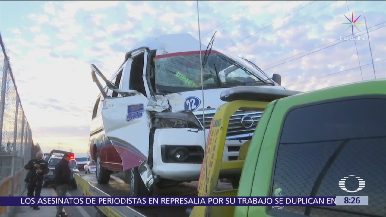Choque de transporte público y tráiler en la Texcoco-Lechería deja 8 lesionados