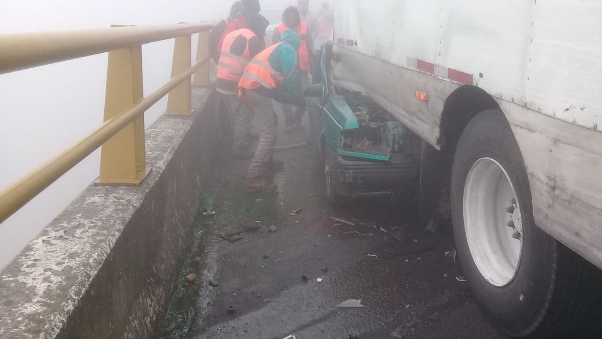 Choque múltiple en la autopista Puebla-Orizaba deja un muerto