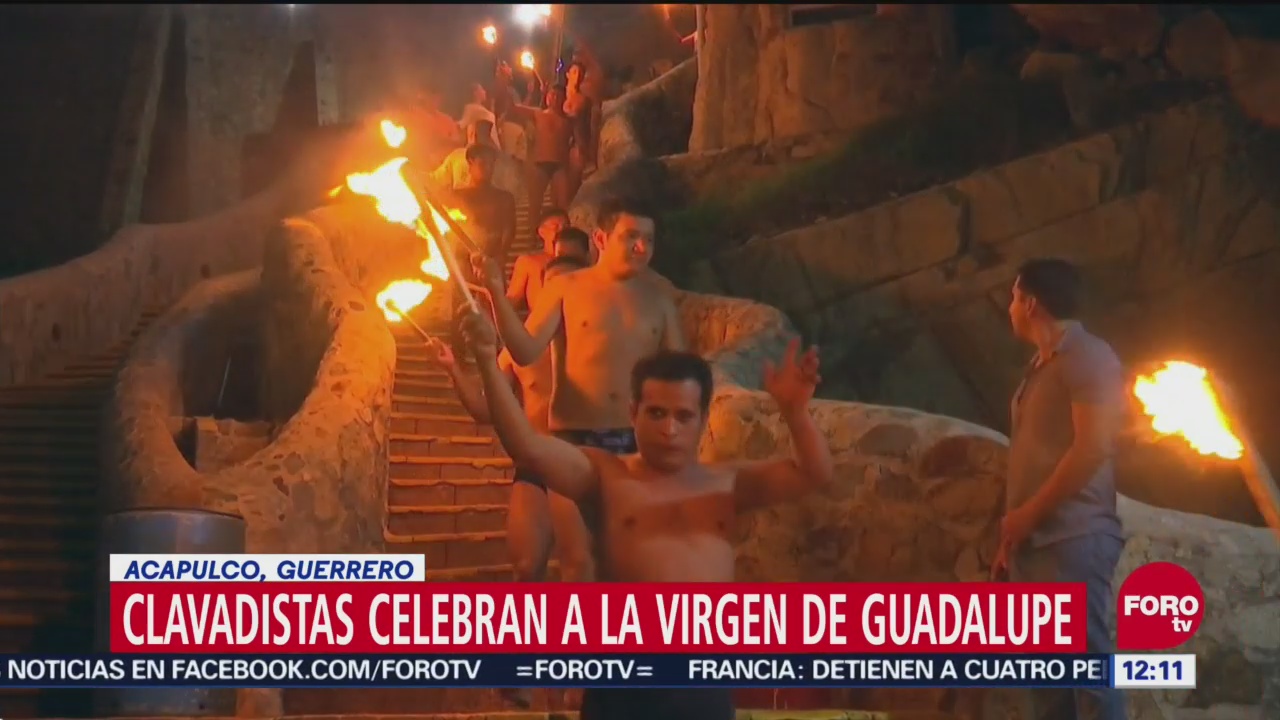 Clavadistas de Acapulco celebran a la Virgen de Guadalupe