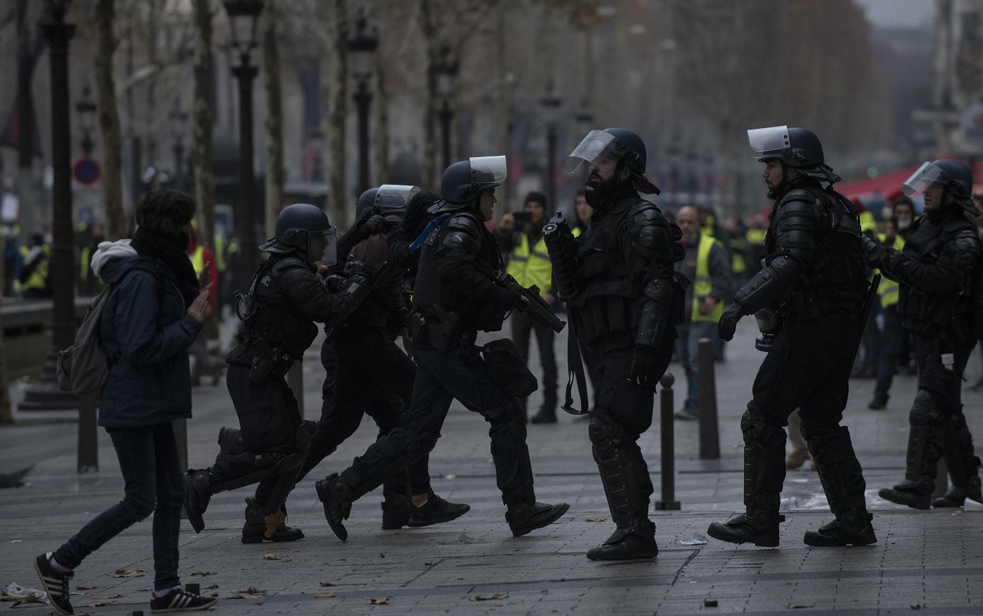 Detenidas unas 2,000 personas en protestas de ‘chalecos amarillos’ en Francia