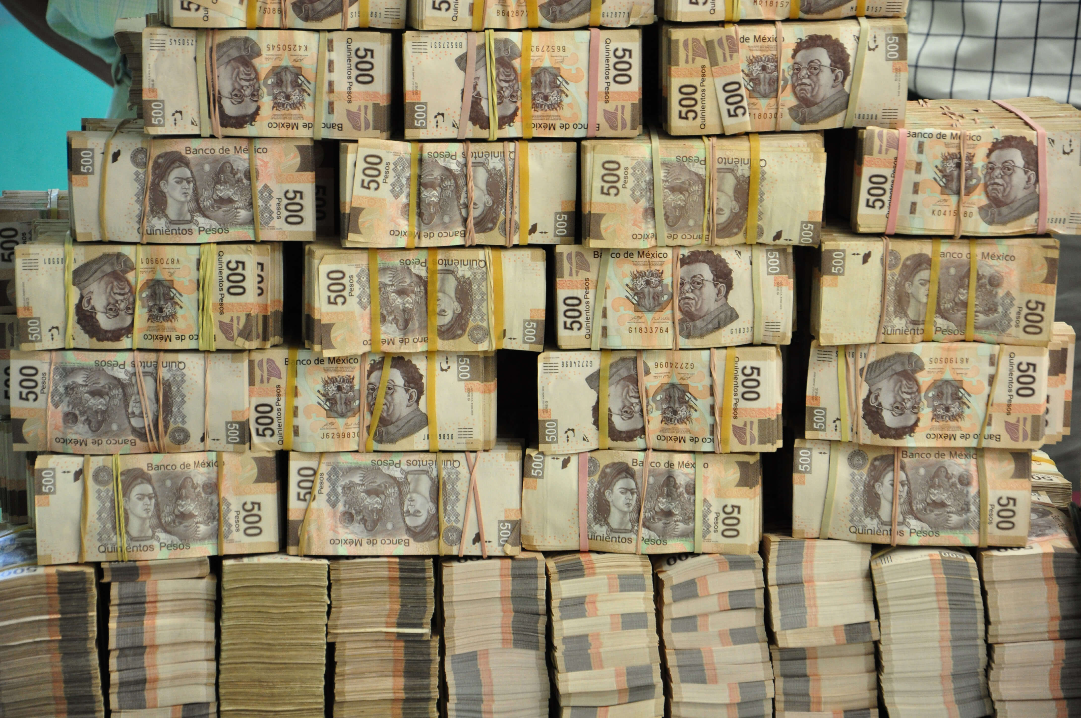 Gobierno de AMLO interpone primera denuncia contra lavado de dinero