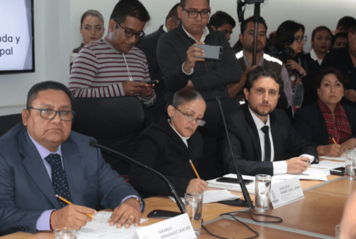 Diputados de Puebla posponen nombramiento de interino hasta enero