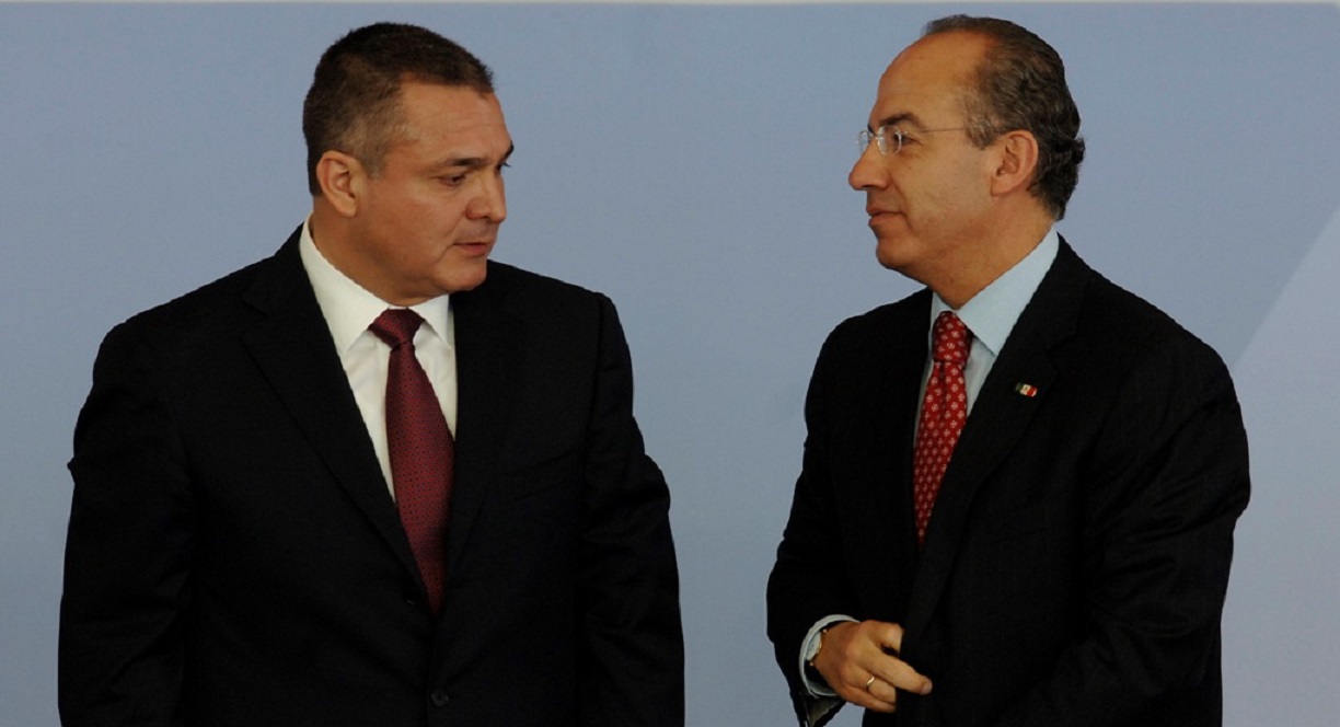 El Secretario de Seguridad Pública, Genaro García Luna y el Presidente Felipe Calderón durante la Ceremonia de inauguración del Centro de Mando de la SSP (Miguel Dimayuga)