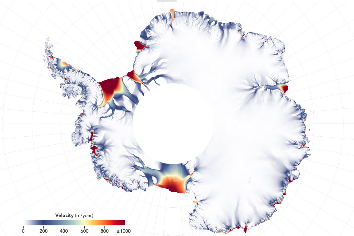 Este mapa muestra el flujo de las placas de hielo de la Antártida de acuerdo con imagenes satelitales. La latitud máxima es el 'agujero de dona' ene l centro del continente (NASA MEaSUREs ITS_LIVE)