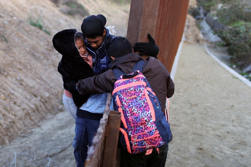 Trump culpa a demócratas por muertes de niños detenidos en la frontera