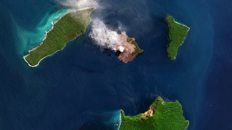 Foto aérea del archipiélago de las islas del archipiélago de Krakatoa (GettyImages)