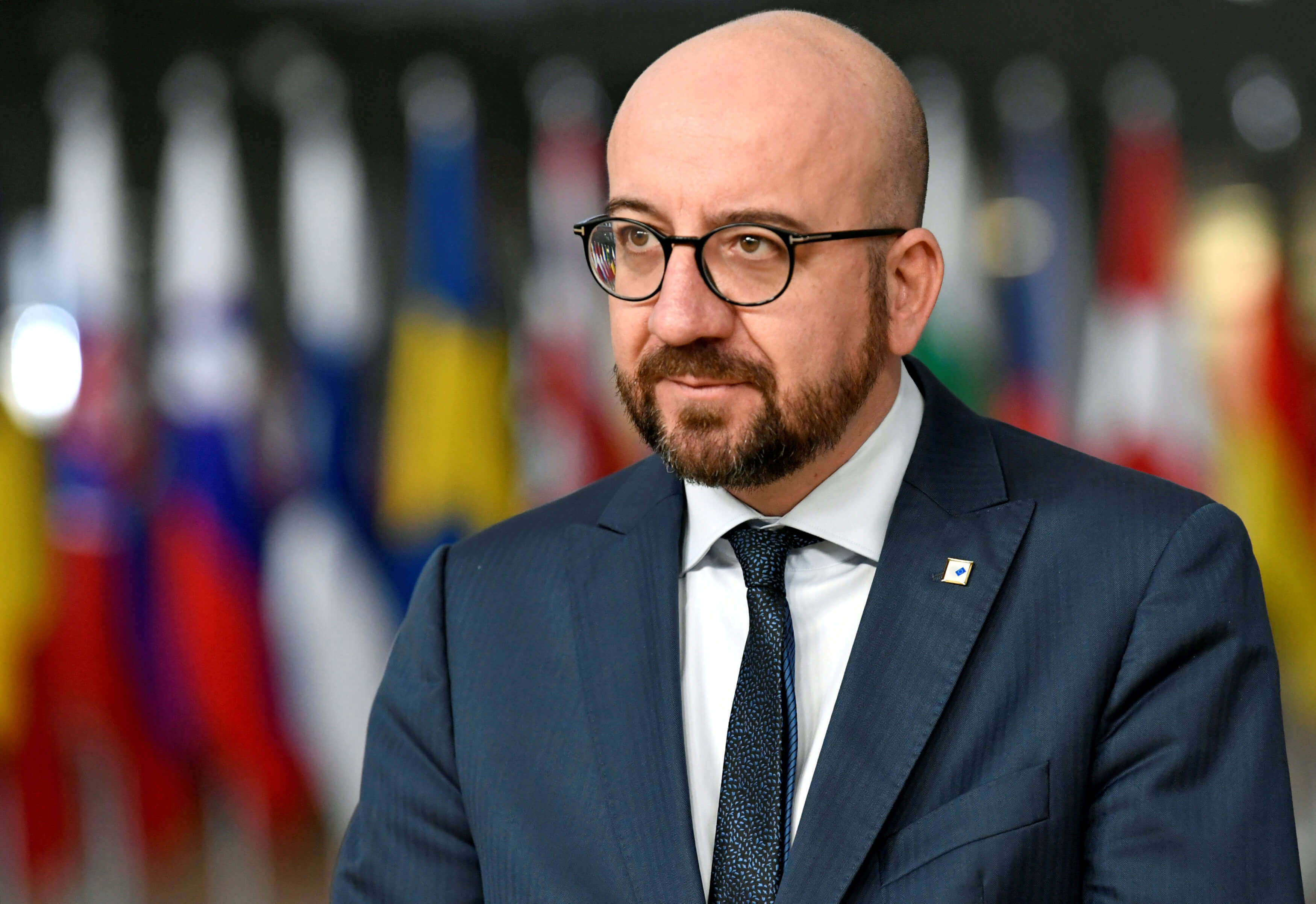 Primer ministro belga renuncia tras apoyar pacto migratorio