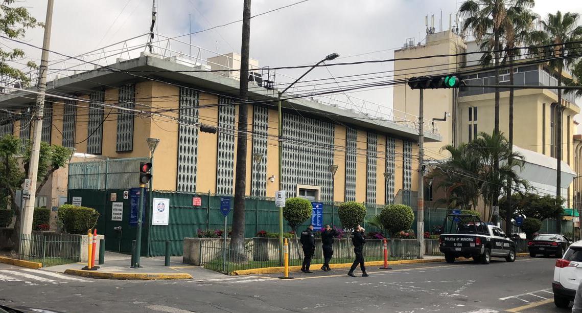 Atacan consulado de EEUU en Guadalajara con explosivos