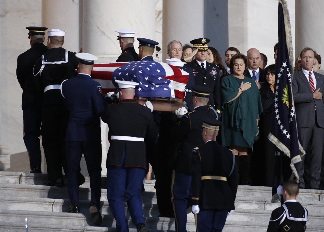 Restos de George H.W. Bush llegan al Capitolio de EEEU