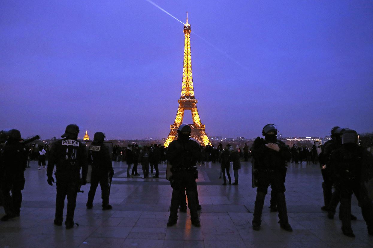Francia refuerza la seguridad en Nochevieja