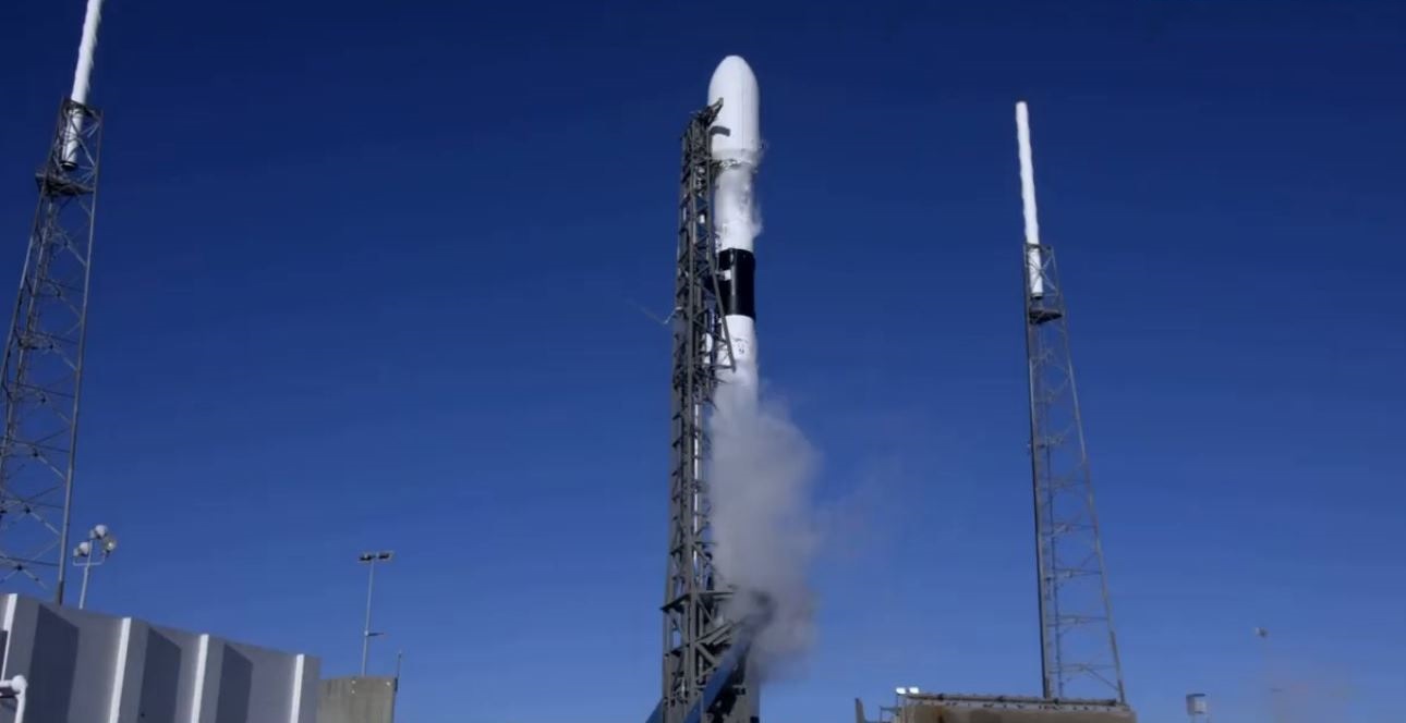 SpaceX pone en órbita un satélite de la Fuerza Aérea de EU
