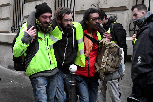Decenas de heridos y más de un millar de detenidos por las protestas en París