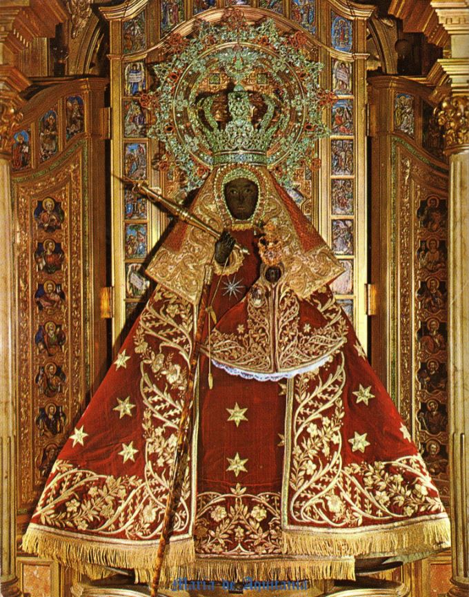 Imagen extremeña de la Virgen de Guadalupe, ubicada en el Real Monasterio de Santa María de Guadalupe, Cáceres, Extremadura (Pinterest, Archivo)