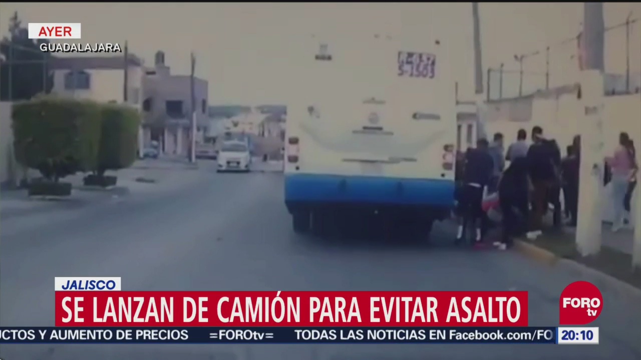 Jalisco Se Lanzan Camión Evitar Asalto