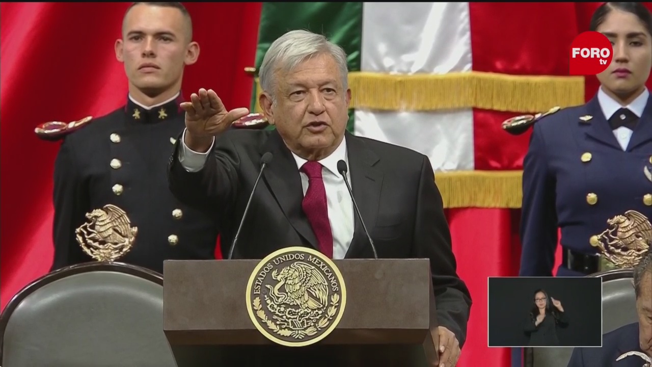 Inicia ceremonia de transición de poderes entre Peña Nieto y AMLO