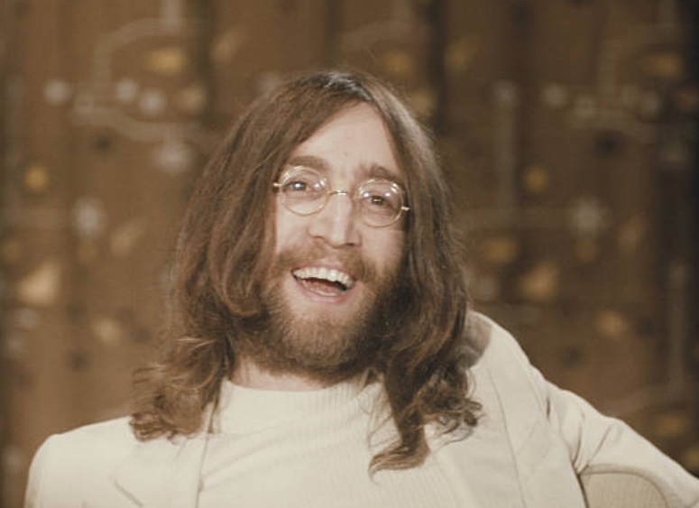John Lennon es recordado por fans a 38 años de su muerte