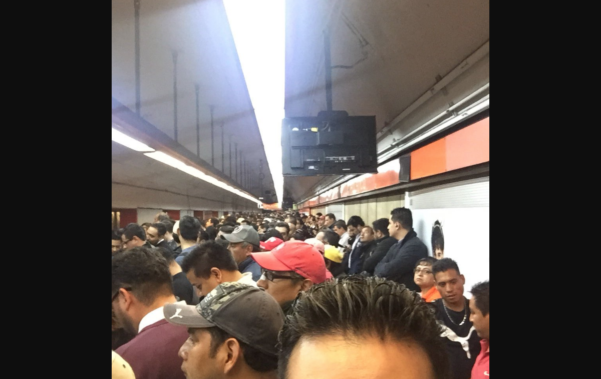Saturación Línea 7 Metro CDMX Redes Sociales