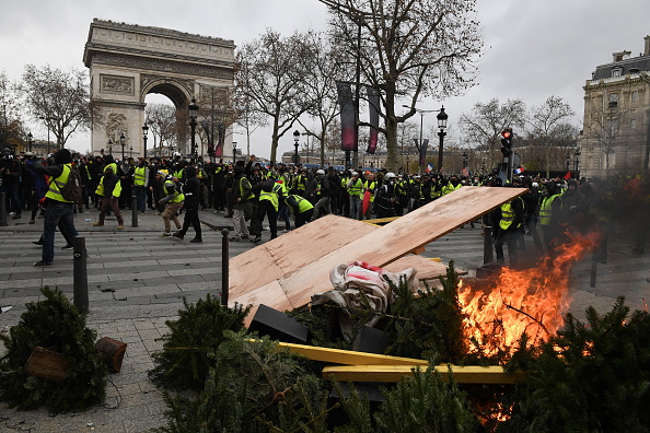 Protestas de ‘chalecos amarrillos’ dan lugar a nuevos incidentes en París