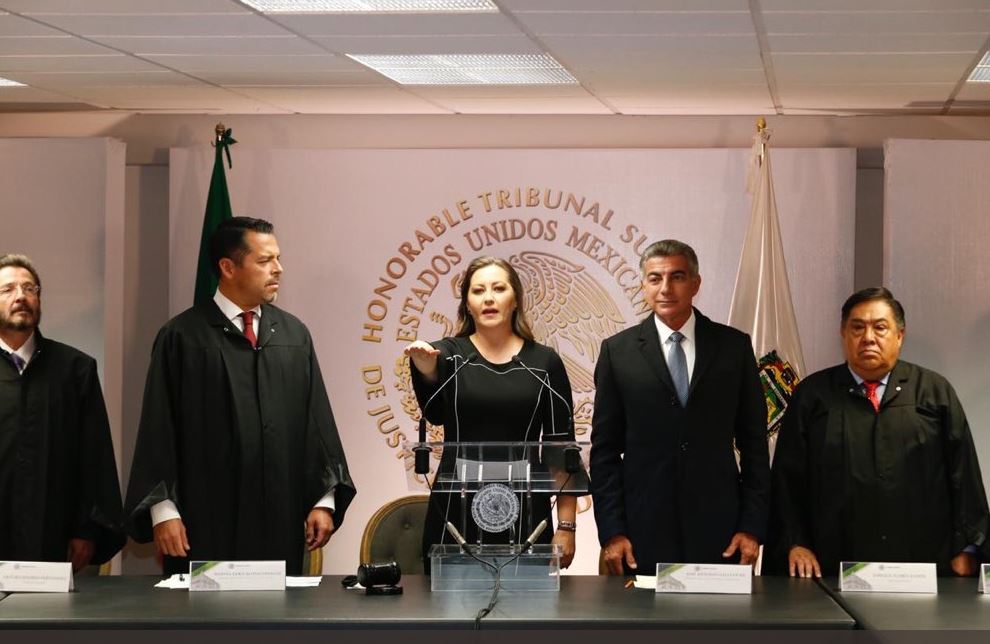Martha Erika Alonso rinde protesta como gobernadora de Puebla