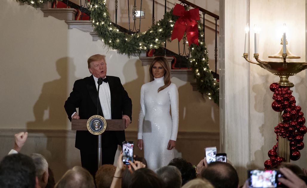 Melania regresa a Washington a pasar Navidad y Año Nuevo con Trump