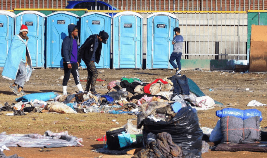 Tijuana no permitirá a los migrantes centroamericanos permanecer en las calles y desaloja el deportivo 'Benito Juárez' por saturación 