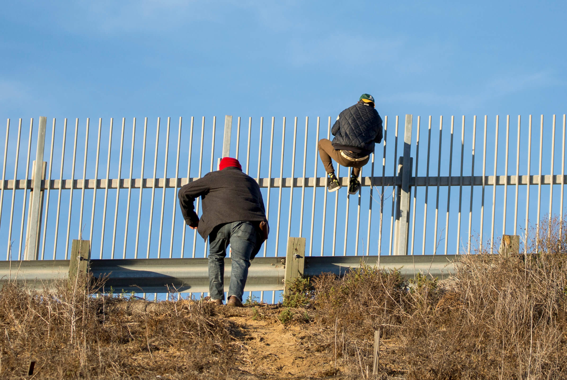 Migrantes crucen manera ilegal tendrán cargos criminales
