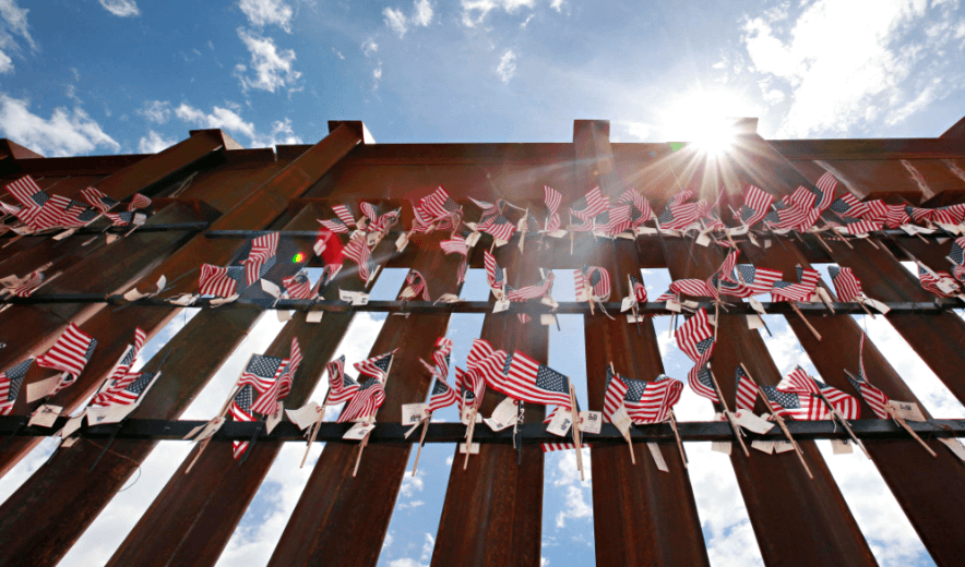 Trump reitera que sí quiere muro de concreto en frontera con México