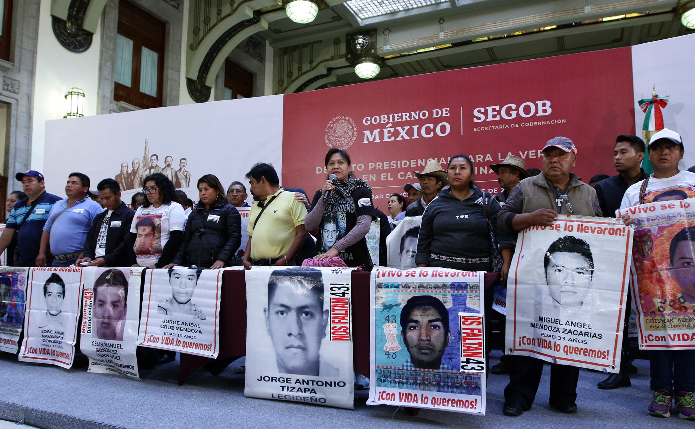 Foto: Padres de los normalistas desaparecidos de Ayotzinapa, 9 febrero 2019
