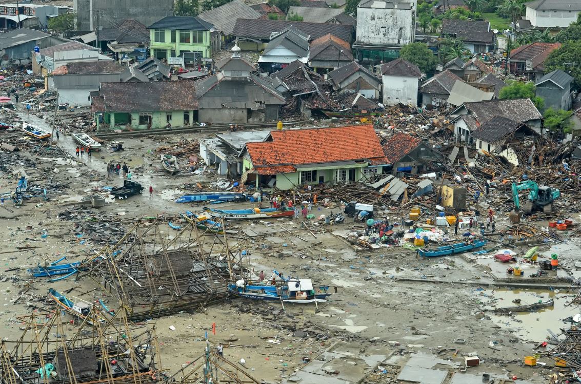 Papa Francisco envía apoyo económico a afectados por tsunami en Indonesia
