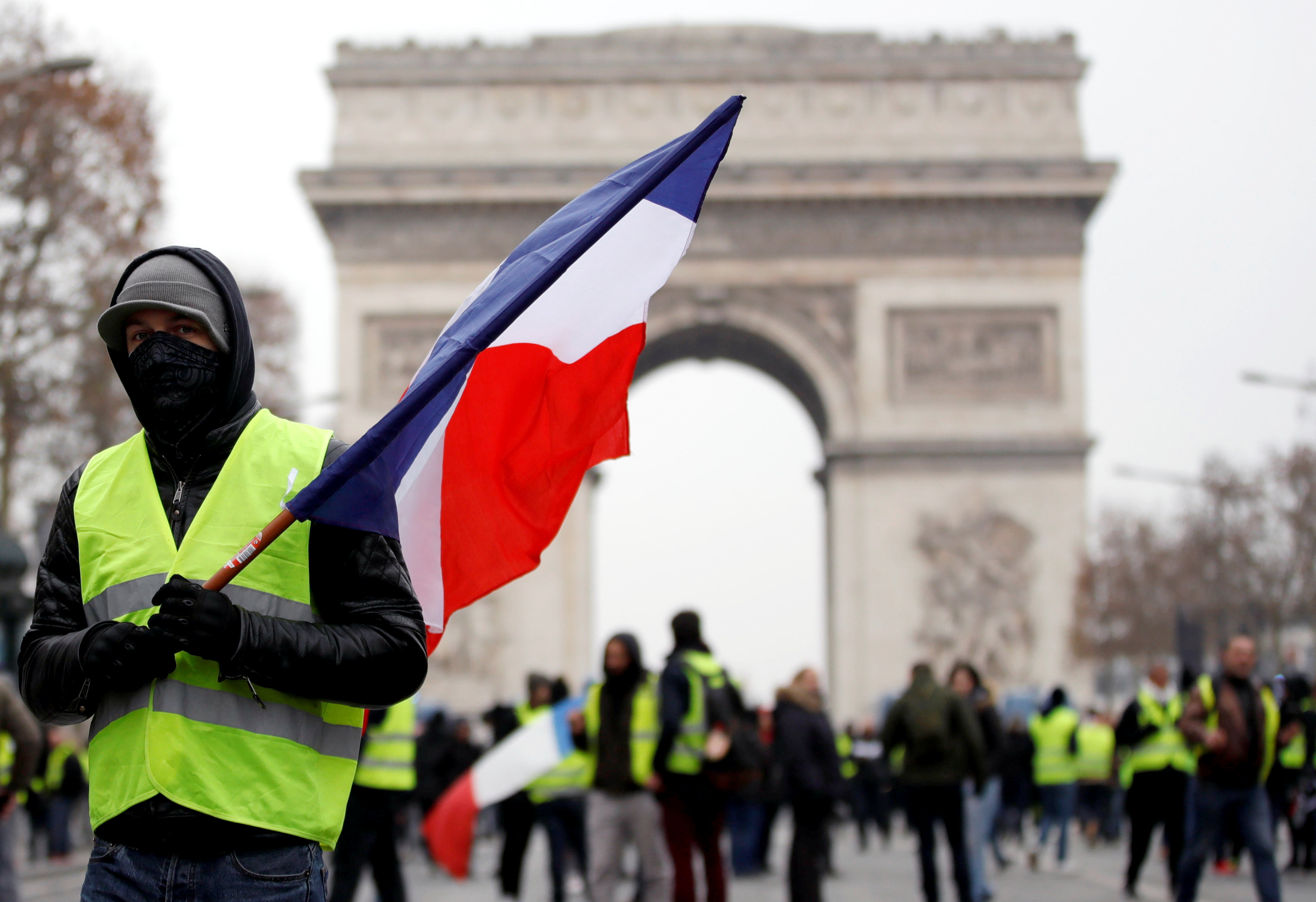 paris 59 detenidos en inicio de protestas de chalecos amarillos