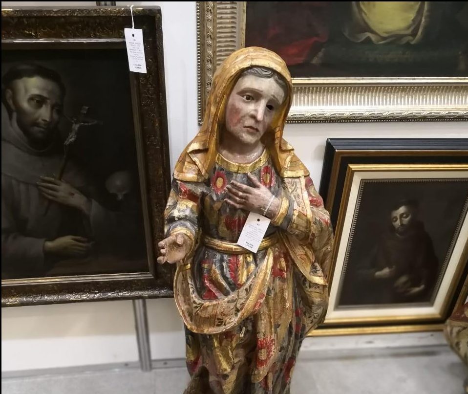 Recuperan en CDMX esculturas de arte sacro robadas en Puebla en 2001