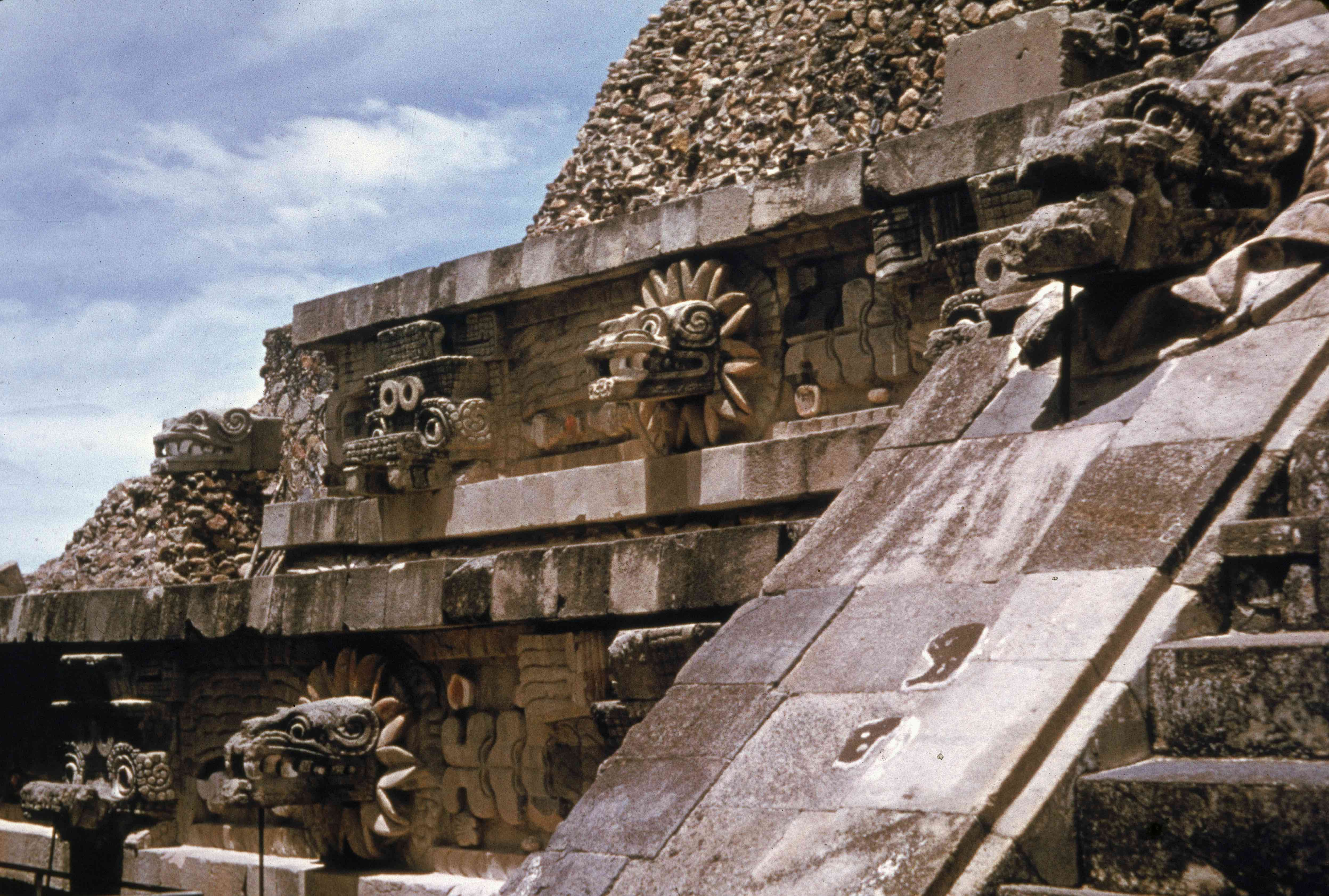piramide-quetzalcoatl-teotihuacan