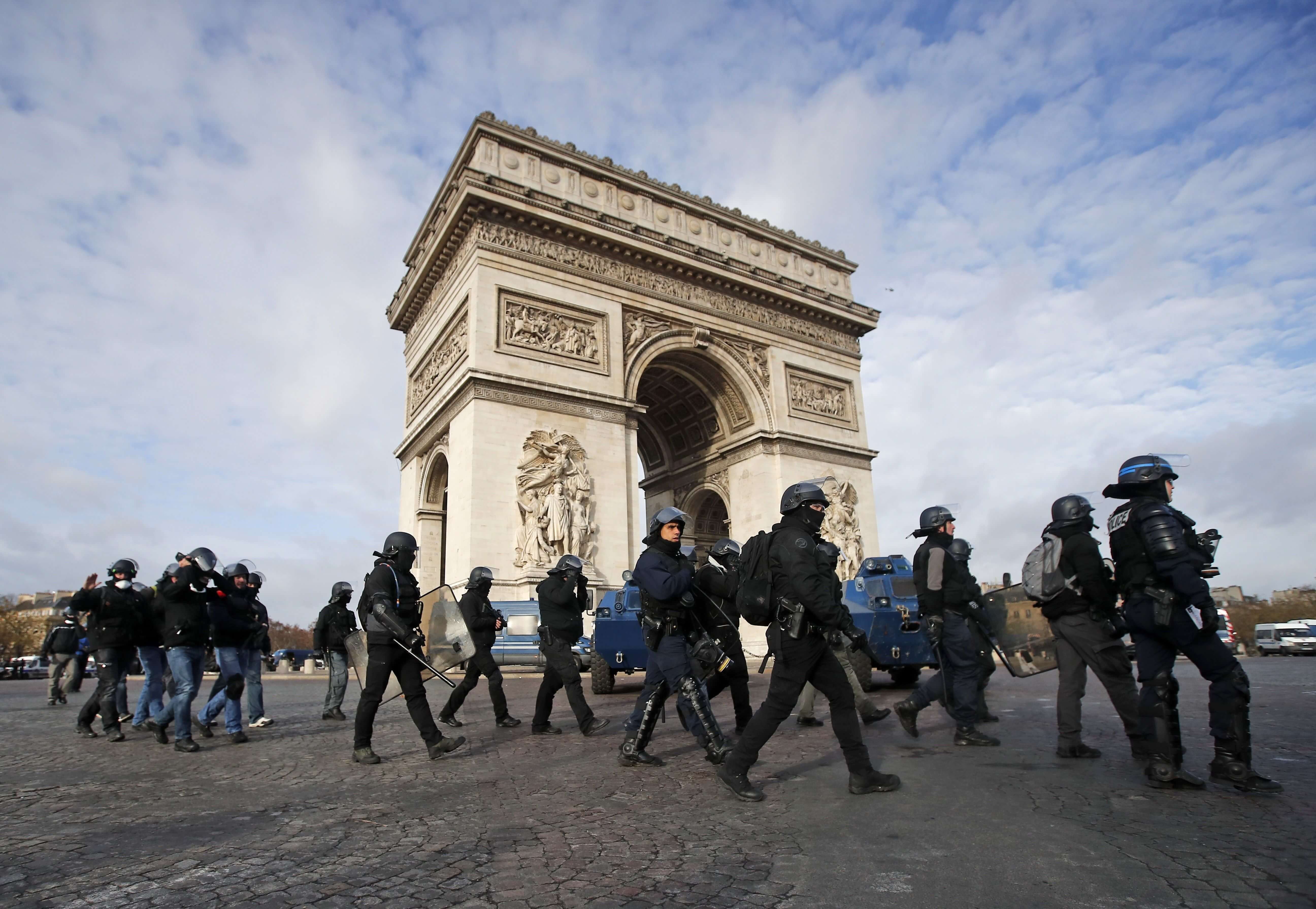Bélgica desaconseja viajar a París por "chalecos amarillos" 
