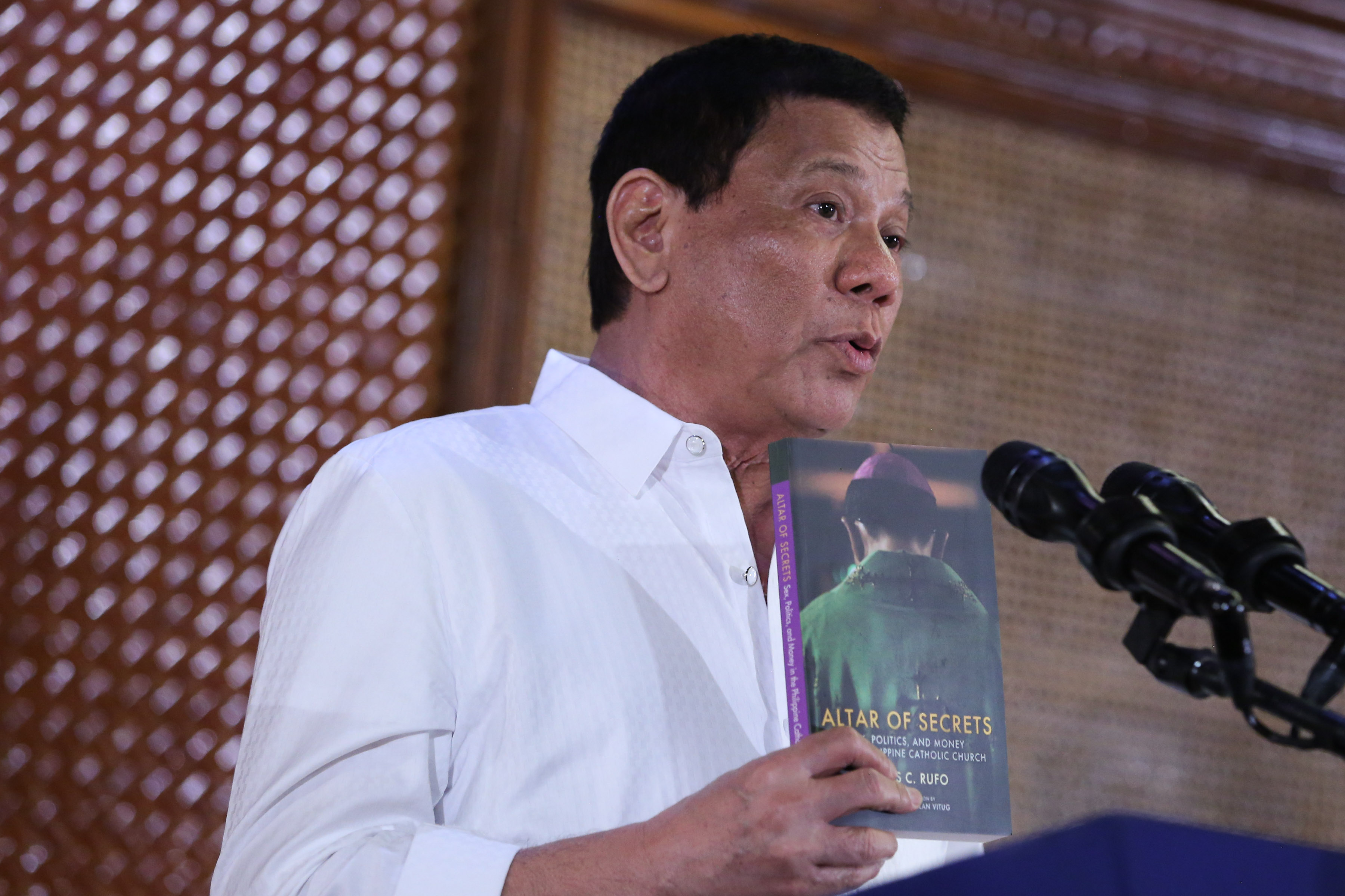 Presidente de Filipinas sugiere matar a obispos católicos