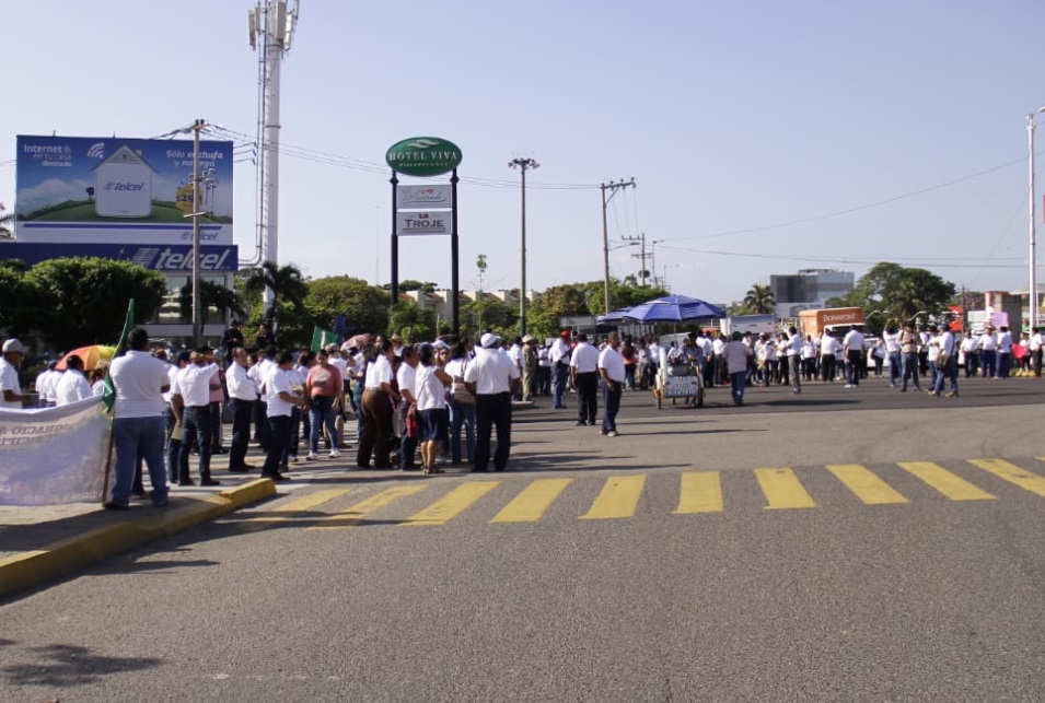 Tabasco: Continúan protestas por falta de pago de aguinaldos