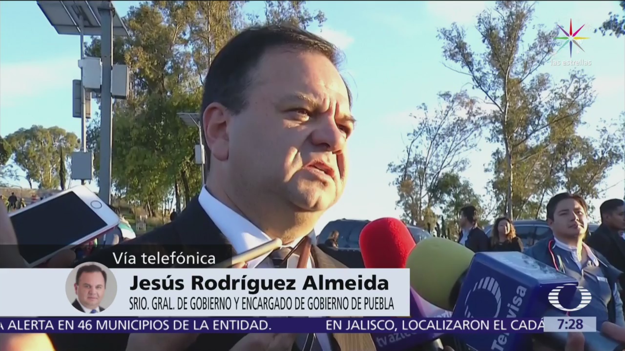 Rodríguez Almeida espera resultado que dé certeza tras percance aéreo en Puebla