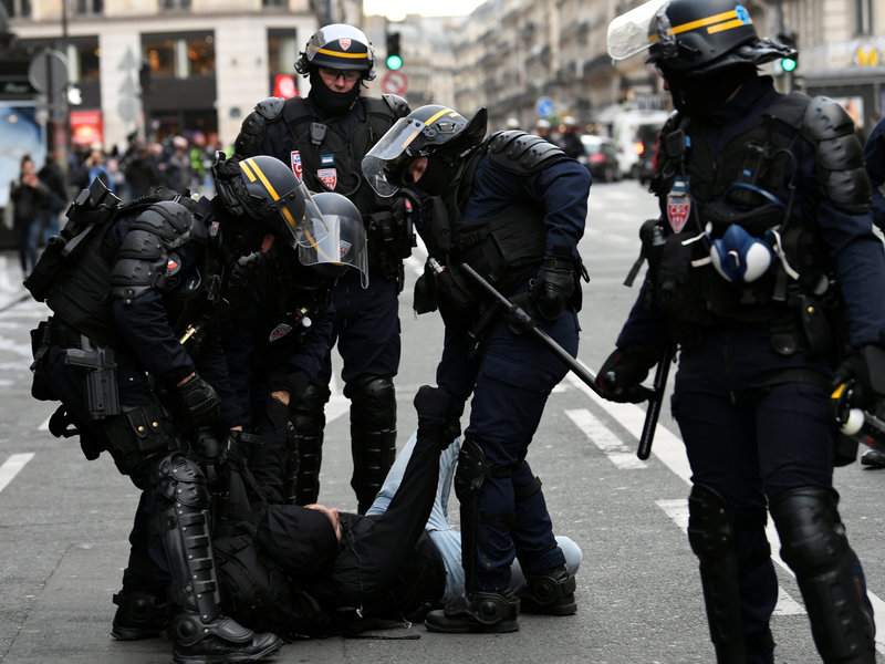 policia francia chalecos amarillos protestas christophe