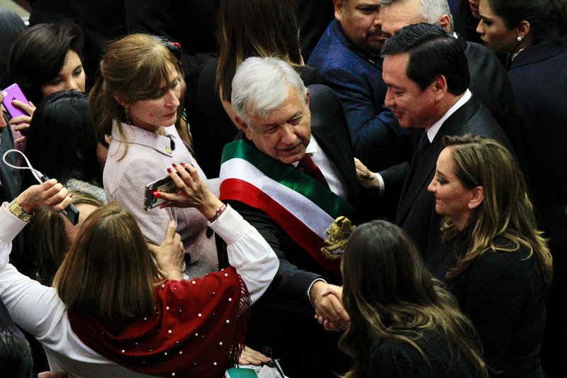 Personalidades desean éxito en la Presidencia a Andrés Manuel López Obrador